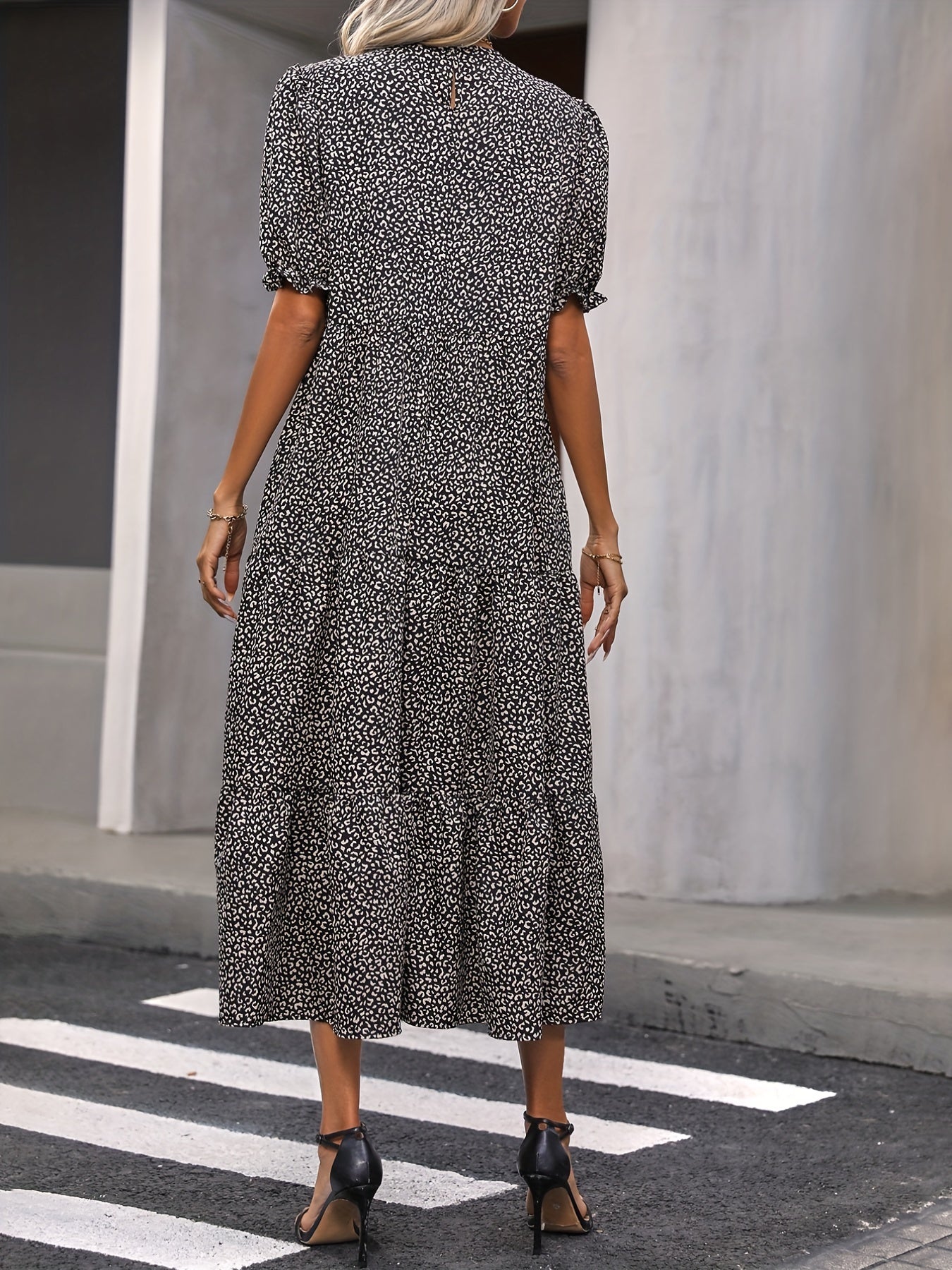 Harriet | Robe Décontractée à Col Rond avec Détail Volanté