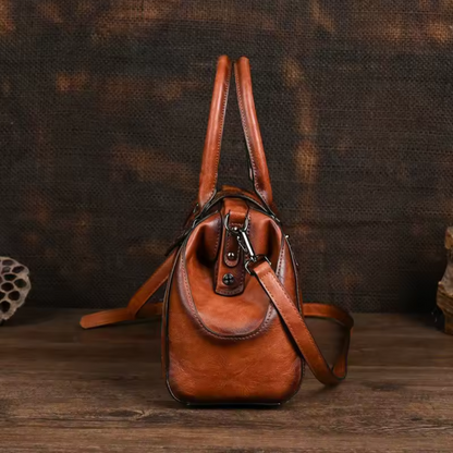 Florina - Sac en cuir orné de gravures et de motifs floraux